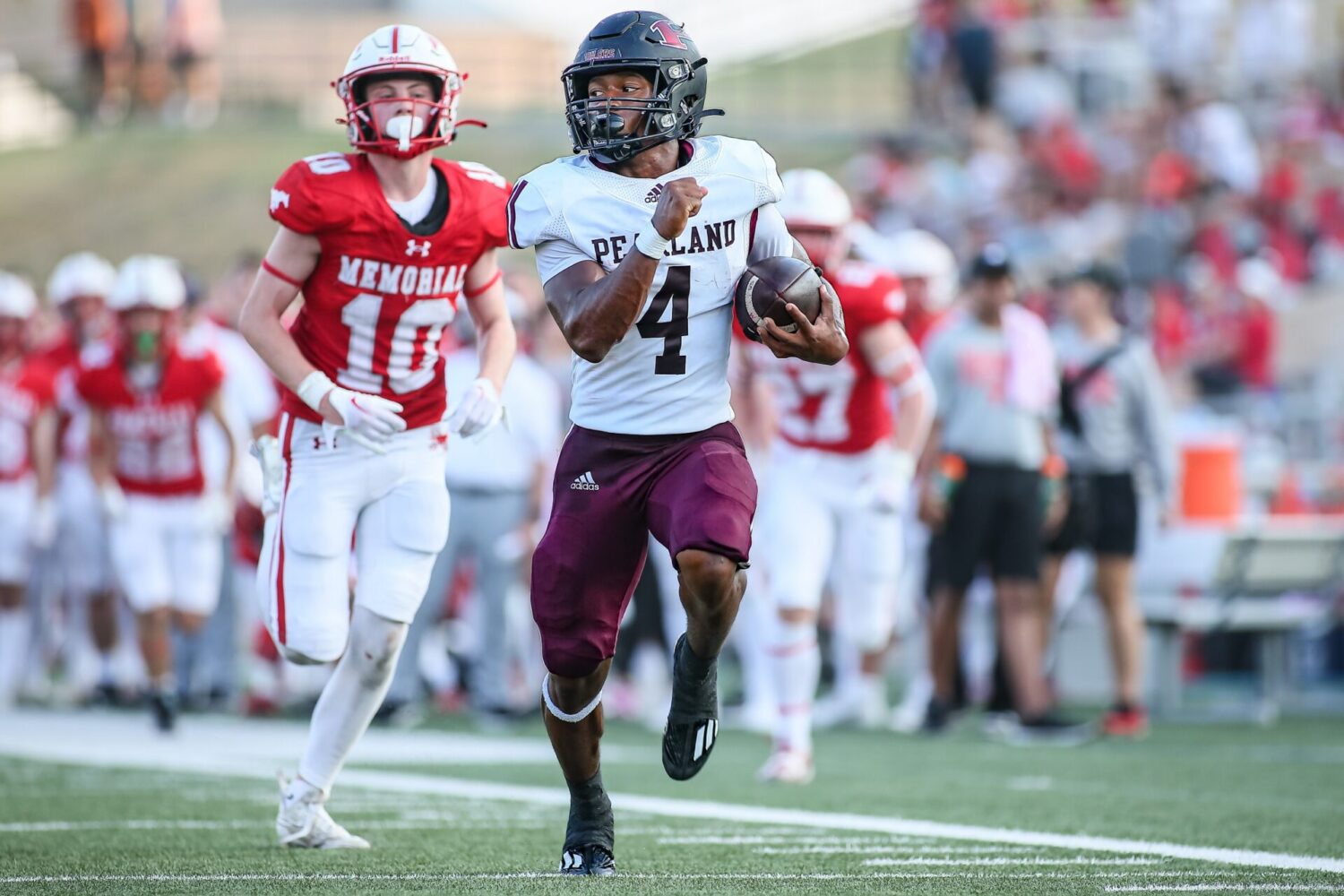 Pearland Crushes Memorial 55 21 To Remain Unbeaten Pearland Oilers Football 