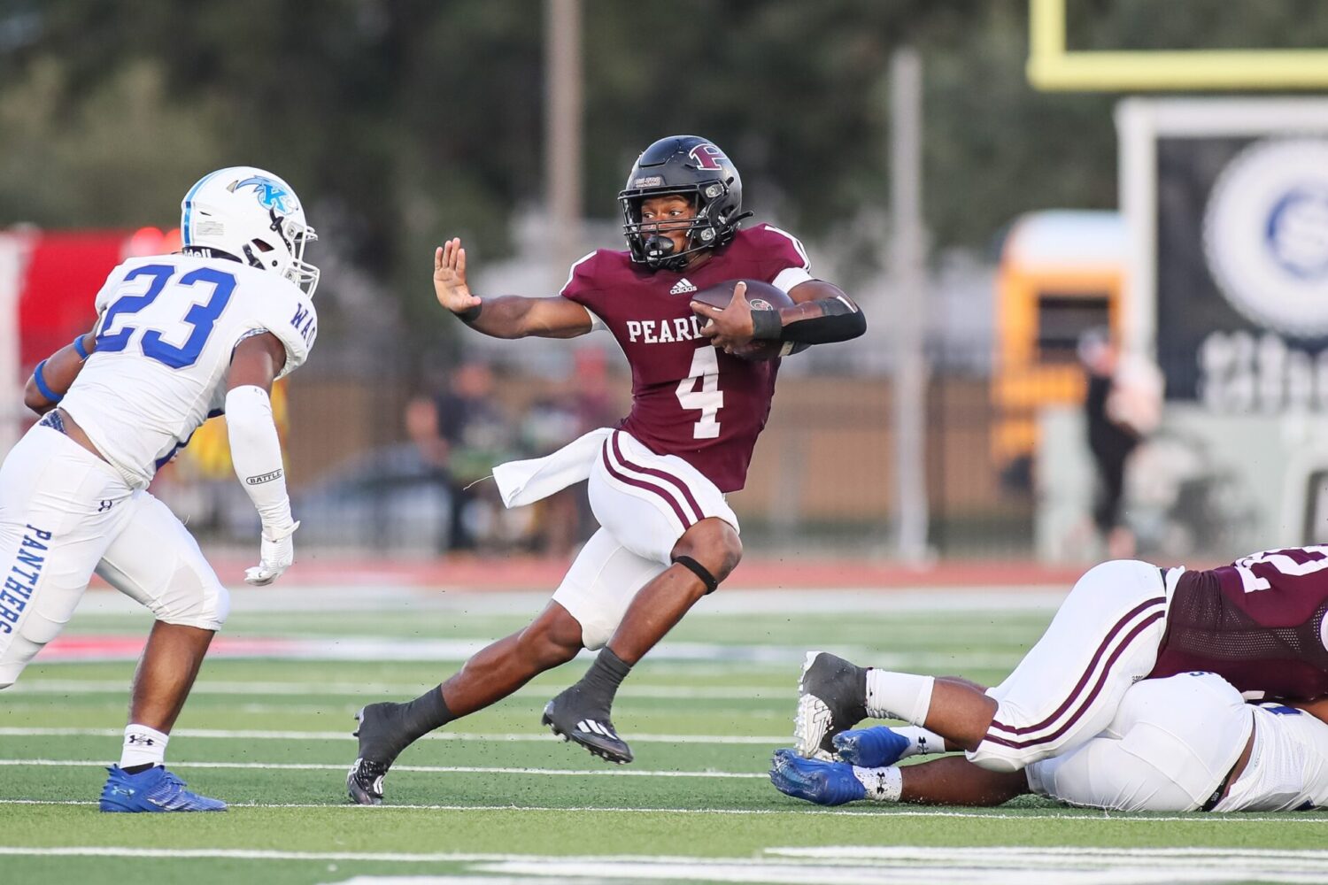 Pearland Drops First Game Of The 2023 Season To Ce King 40 29 Pearland Oilers Football 